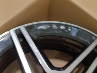 Llanta Mercedes AMG 19 Original