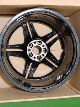Llanta Mercedes AMG 19 Original