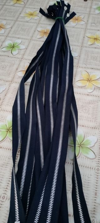 Lotto 194 cerniere lampo 65 cm