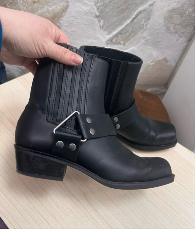 Stivaletti neri stile denim