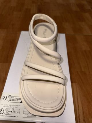 Sandalias blancas sin estrenar T39