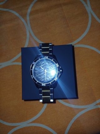 Reloj Armani Exchange Gris Y Dorado