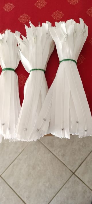 Lotto 30 cerniere lampo da 20 cm