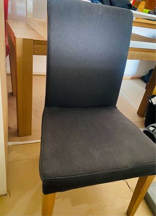 Mesa de comedor y 4 sillas