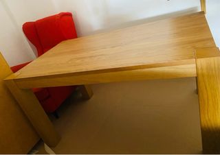 Mesa de comedor y 4 sillas