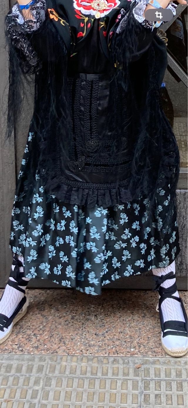 Falda Baturra Niña Flores Negras **Solo envíos **