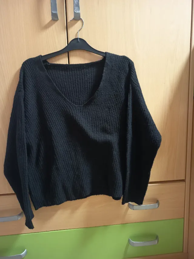 Lote 3 jerseys oversize escote pico negro