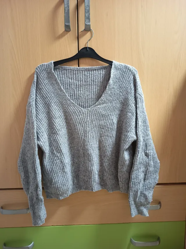 Lote 3 jerseys oversize escote pico negro