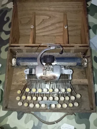 Macchina da scrivere antica Blickensderfer