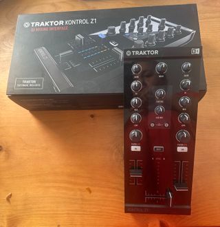 TRAKTOR KONTROL Z1