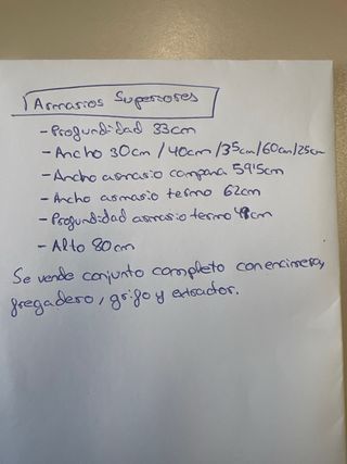 Muebles de Cocina Blancos y Plateados + Encimera