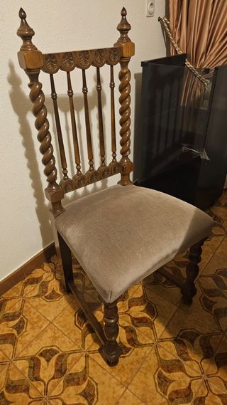 6 Sillas antiguas de madera torneada