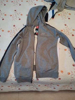 Chaqueta Nike Gris y Blanca Mujer