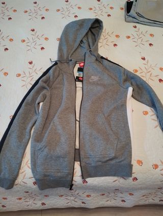 Chaqueta Nike Gris y Blanca Mujer