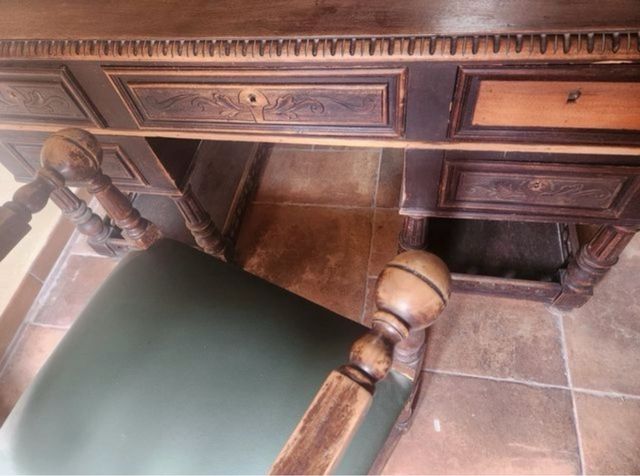 Conjunto de despacho antiguo en madera maciza