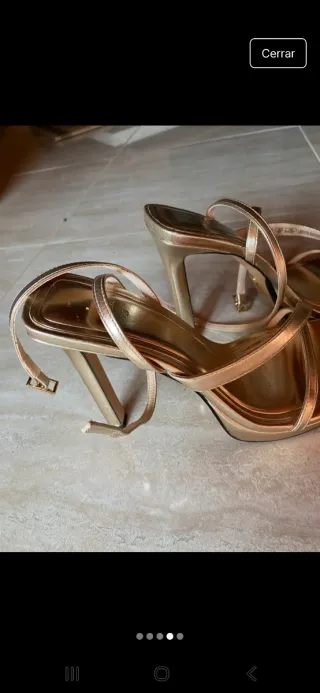 Sandalias de tacón Zara doradas talla 39
