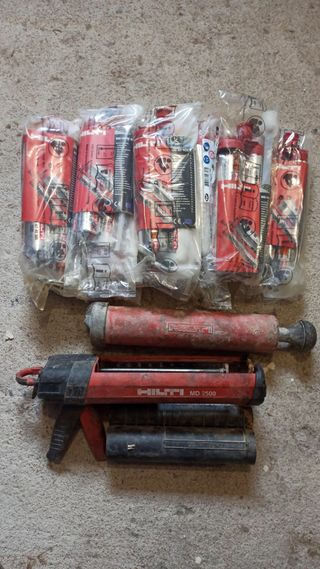 Aplicadora Hilti MD2500 y 10 cartuchos tacos epoxi