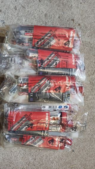 Aplicadora Hilti MD2500 y 10 cartuchos tacos epoxi