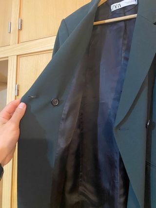 Chaqueta Zara verde mujer 