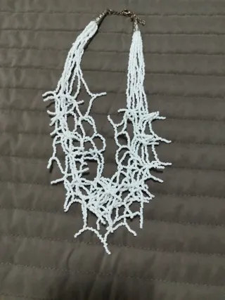 Collar Zara blanco