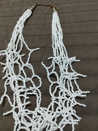 Collar Zara blanco