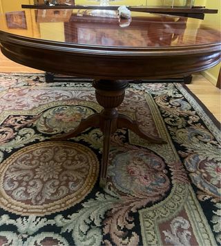Mesa de comedor redonda de madera
