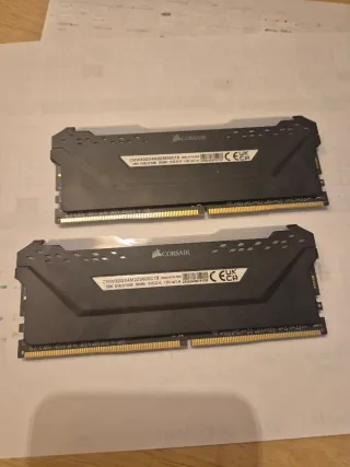 2x 16gb (32gb) Corsair Vengeance RGB Pro RAM DDR4