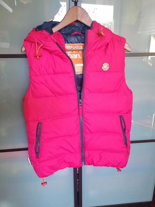 Chaleco Superdry rosa sin mangas