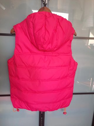 Chaleco Superdry rosa sin mangas