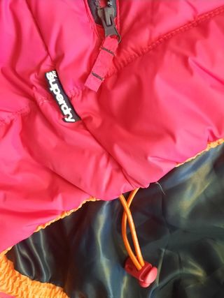 Chaleco Superdry rosa sin mangas