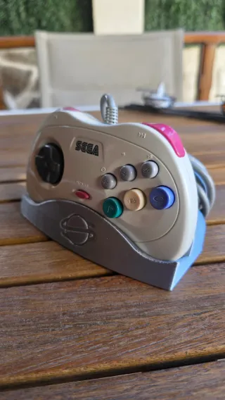 Soporte expositor mando SEGA Saturn