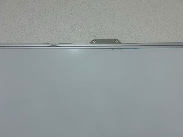 Pizarra blanca metálica y de plástico