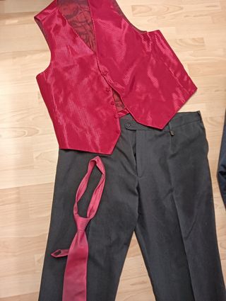 Lote Novio Chaleco Rojo y Pantalón azul de regalo