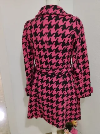 Abrigo Elegante estilo vintage rosa fiusha y negro