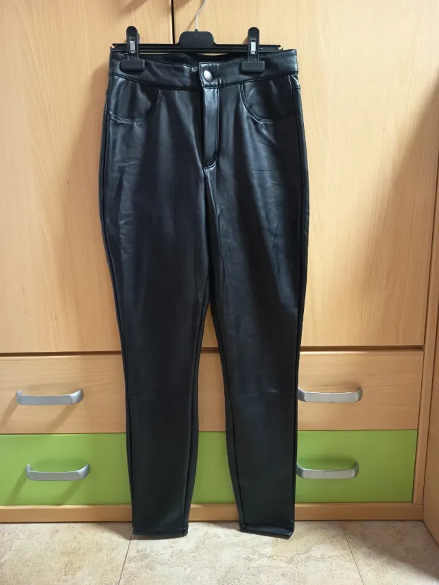 Pantalones de cuero con lana