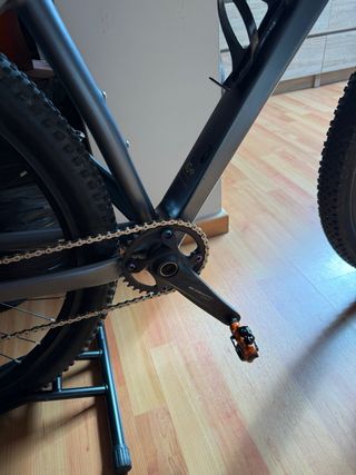 Bicicletta MTB in carbonio