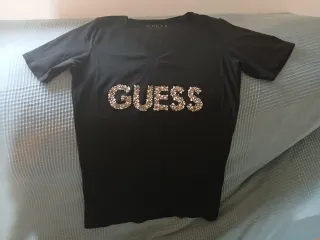 Camiseta Guess Negra con Brillos