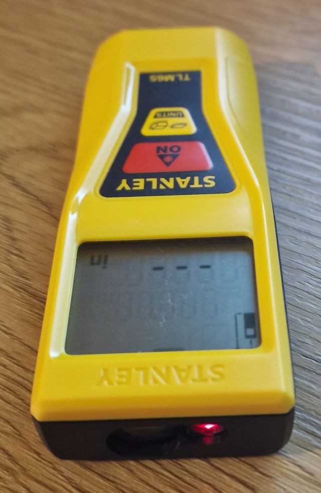 Misuratore LASER Stanley TLM65 da 20 mt - OCCASIONE!!