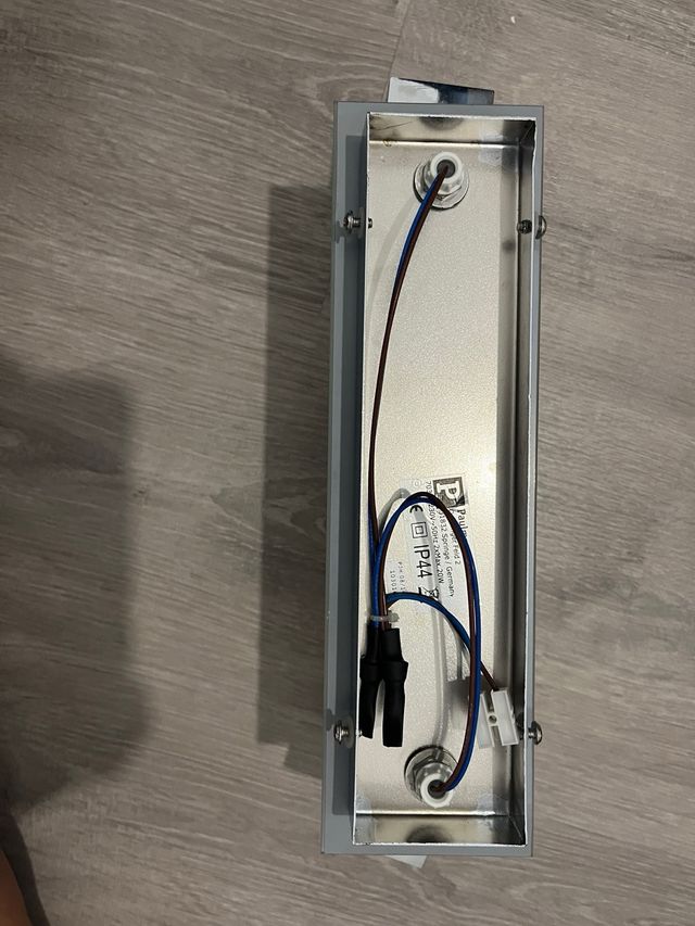 Focos movibles de cristal y metal