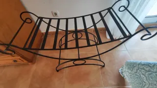 Fucina nera a piedi nudi