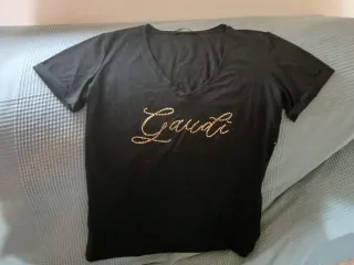 Camiseta Gaudi Negra con Pedrería