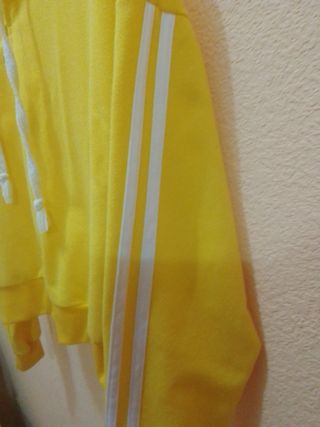 Sudadera amarilla corta cremallera mujer