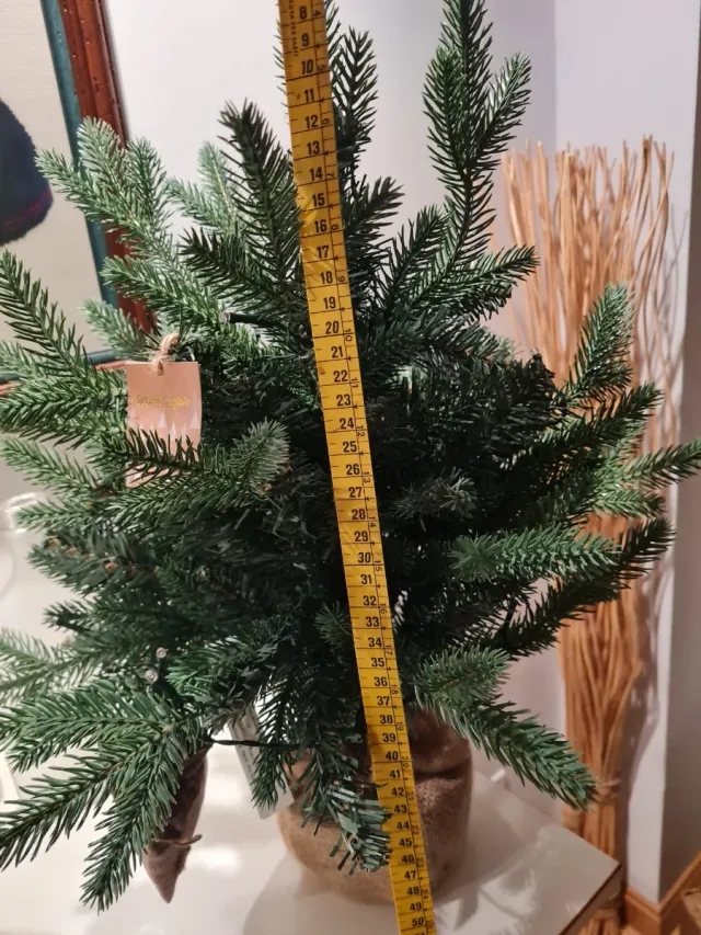 Árbol de Navidad pequeño decorado