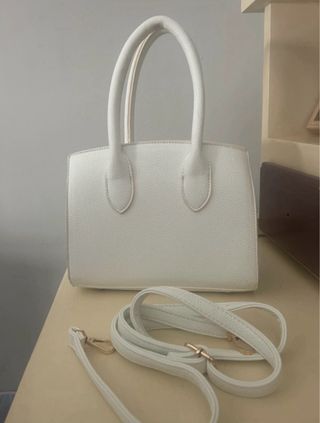 Bolso de mano blanco con correa