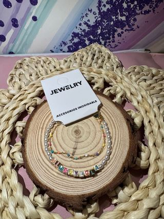 Pulsera bimba y Lola perlas y cubos esmaltados