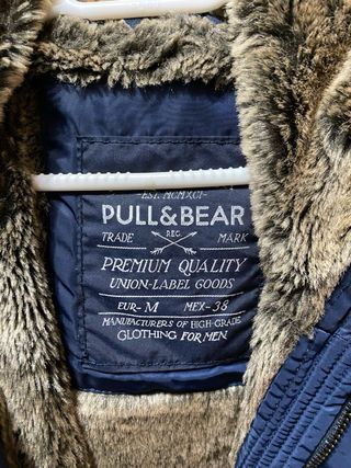 Parka Pull&Bear azul marino forro pelo Talla M