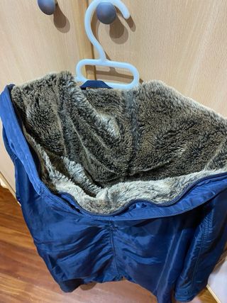 Parka Pull&Bear azul marino forro pelo Talla M