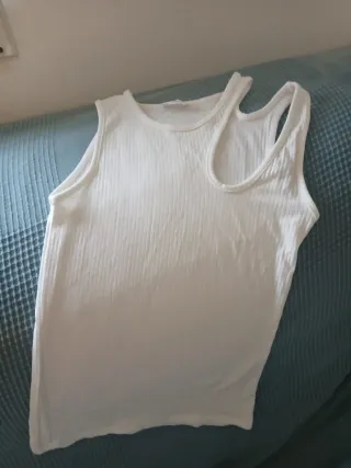 Camiseta blanca de canalé