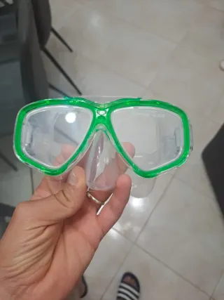 Maschera subacquea verde
