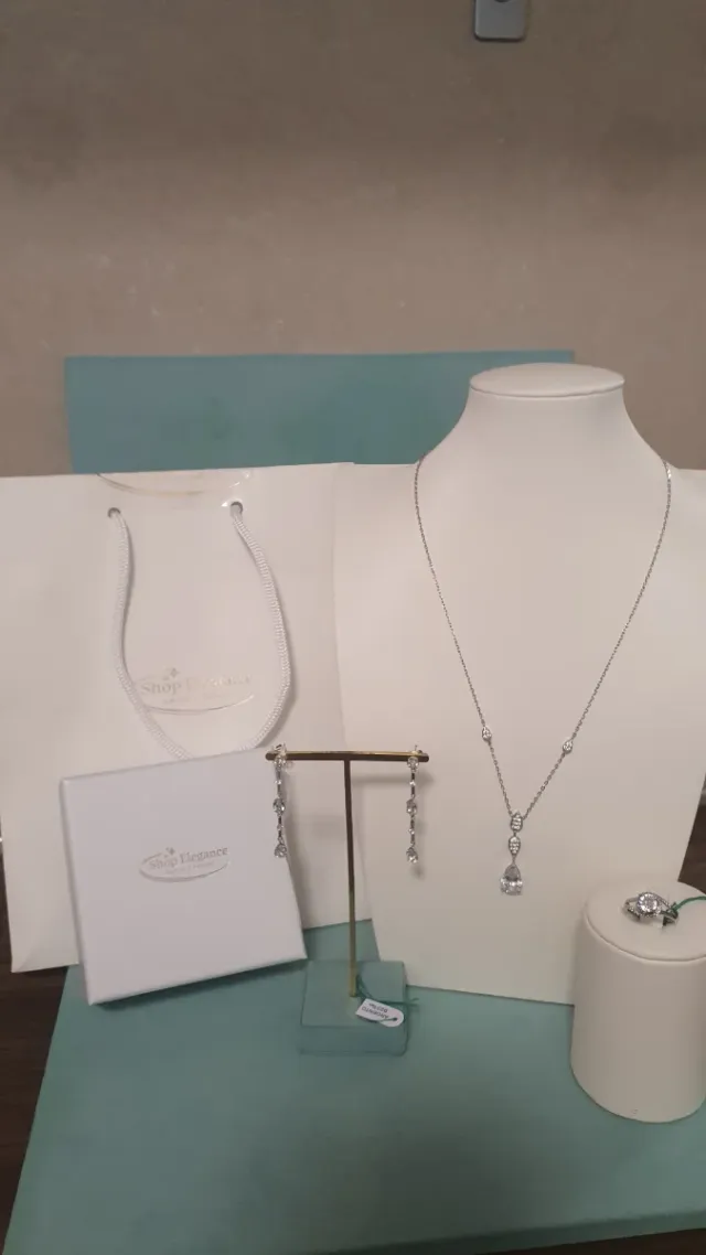 Set collana,orecchini,anello